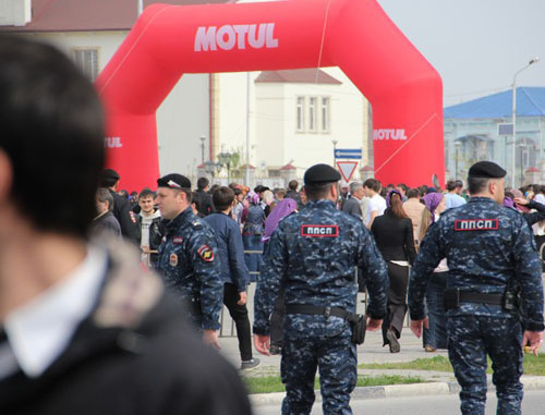 Law enforcers in Grozny. Chechnya, April 16, 2014. Photo by Magomed Magomedov for the "Caucsian Knot" Law enforcers in Grozny. Chechnya, April 16, 2014. Photo by Magomed Magomedov for the "Caucsian Knot"