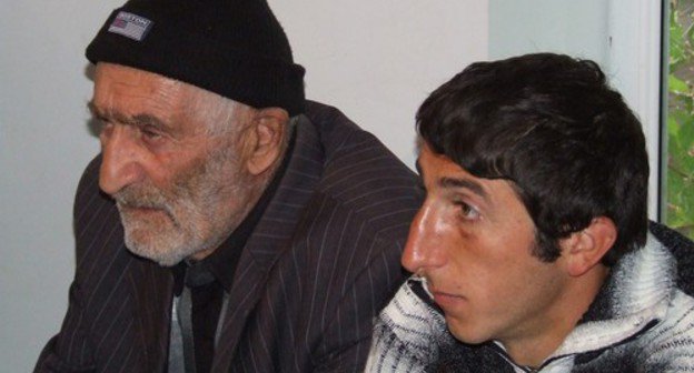 Chela villagers demanding to reconstruct the dismantled minaret. Georgia, September 22, 2013. Photo by Edita Badasyan for the "Caucasian Knot" Chela villagers demanding to reconstruct the dismantled minaret. Georgia, September 22, 2013. Photo by Edita Badasyan for the "Caucasian Knot"