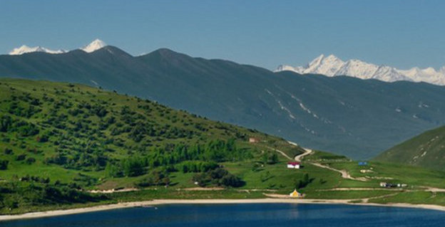 Lake Kezenoy-am in the Vedeno District of Chechnya. Photo: Wild.nohcho, http://commons.wikimedia.org/, Creative Commons Attribution-Share Alike 3.0 Unported Lake Kezenoy-am in the Vedeno District of Chechnya. Photo: Wild.nohcho, http://commons.wikimedia.org/, Creative Commons Attribution-Share Alike 3.0 Unported