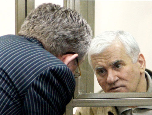 Said Amirov (to the right) talks to his advocate Vladimir Postanyuk at the court session in the North-Caucasian District Military Court. Rostov-on-Don, April 24, 2014. Photo by Oleg Pchelov for the "Caucasian Knot" Said Amirov (to the right) talks to his advocate Vladimir Postanyuk at the court session in the North-Caucasian District Military Court. Rostov-on-Don, April 24, 2014. Photo by Oleg Pchelov for the "Caucasian Knot"
