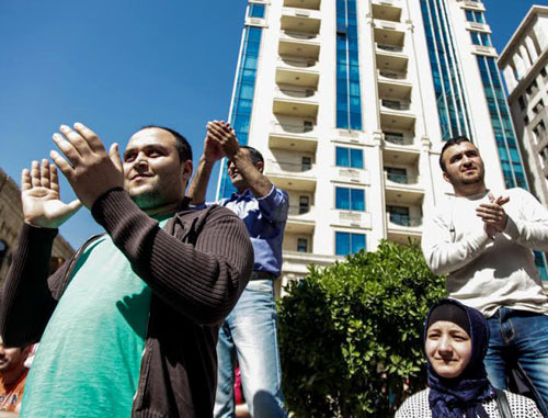 Participants of a protest action in support of "Nida" activists in front of the court building. Baku, May 1, 2014. Photo by Aziz Karimov for the "Caucasian Knot"