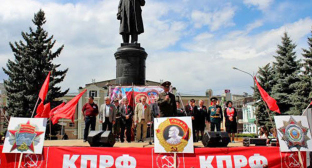 Mayday rallies held in Vladikavkaz. May 1, 2014. Photo by Emma Marzoeva for the "Caucasian Knot" Mayday rallies held in Vladikavkaz. May 1, 2014. Photo by Emma Marzoeva for the "Caucasian Knot"