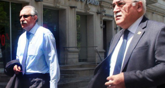 Director of "Turan" News Agency Mekhman Aliev and leader of "Musavat" Party Isa Gambar after the meeting with French President Francois Hollande. Baku, May 12, 2014. Photo: TURAN Director of "Turan" News Agency Mekhman Aliev and leader of "Musavat" Party Isa Gambar after the meeting with French President Francois Hollande. Baku, May 12, 2014. Photo: TURAN