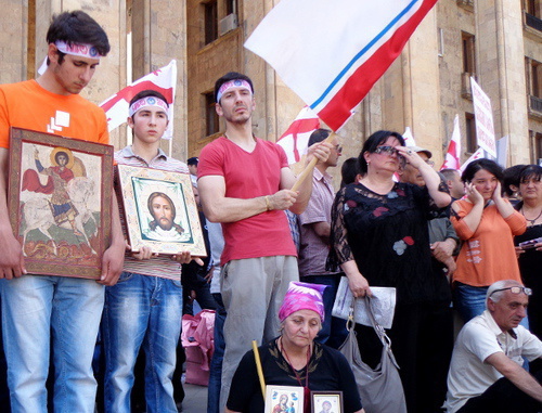 Protest action demanding to amend ante-discrimination law. Tbilisi, May 17, 2014. Photo by Inna Kukudzhanova for the ‘Caucasian Knot’. Protest action demanding to amend ante-discrimination law. Tbilisi, May 17, 2014. Photo by Inna Kukudzhanova for the ‘Caucasian Knot’.