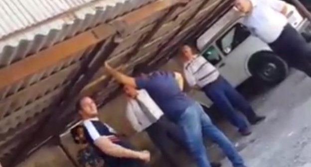 Attack on the reporter of the Azerbaijani Service of Radio Liberty, May 16, recorded by the witness and published on Radio Azadlyg website, http://www.azadliq.org/media/video/25387222.html Attack on the reporter of the Azerbaijani Service of Radio Liberty, May 16, recorded by the witness and published on Radio Azadlyg website, http://www.azadliq.org/media/video/25387222.html