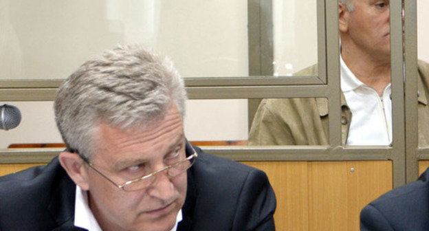 Advocate Vladimir Postanyuk, Said Amirov is in the background. Photo by Oleg Pchelov for the "Caucasian Knot" Advocate Vladimir Postanyuk, Said Amirov is in the background. Photo by Oleg Pchelov for the "Caucasian Knot"