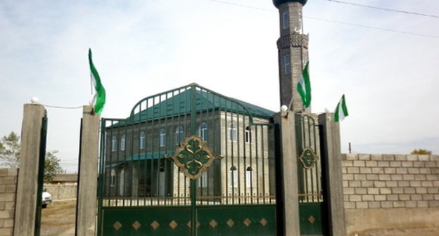 Mosque in Buynaksk. Photo by Nabi Gitinov Mosque in Buynaksk. Photo by Nabi Gitinov