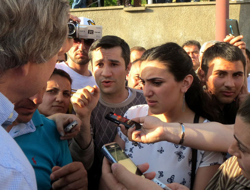 James Warlick, the US co-chair of the OSCE Minsk Group, among the participants of a rally. Nagorno-Karabakh, Berdzor City of the Kashatag District. May 17, 2014. Photo by Armine Martirosyan for the "Caucasian Knot" James Warlick, the US co-chair of the OSCE Minsk Group, among the participants of a rally. Nagorno-Karabakh, Berdzor City of the Kashatag District. May 17, 2014. Photo by Armine Martirosyan for the "Caucasian Knot"