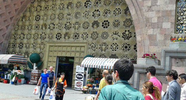 Yerevan Roofed Marketplace. May 24, 2014. Photo by Armine Martirosyan for the "Caucasian Knot" Yerevan Roofed Marketplace. May 24, 2014. Photo by Armine Martirosyan for the "Caucasian Knot"