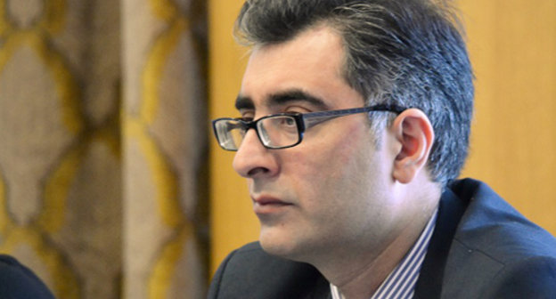 Anar Mamedli, June 2013. Photo: Eastern Partnership Civil Society Forum, http://www.eap-csf.ru/ru/news-events/articles-analytics/eu-az-anar Anar Mamedli, June 2013. Photo: Eastern Partnership Civil Society Forum, http://www.eap-csf.ru/ru/news-events/articles-analytics/eu-az-anar