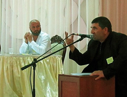 Kazikhan Kurbanov, a member of the anti-corruption council of the Tabasaran District, makes a speech at the "Extraordinary Congress of Dagestani Nations". Makhachkala, May 31, 2014. Photo by Idris Yusupov Kazikhan Kurbanov, a member of the anti-corruption council of the Tabasaran District, makes a speech at the "Extraordinary Congress of Dagestani Nations". Makhachkala, May 31, 2014. Photo by Idris Yusupov