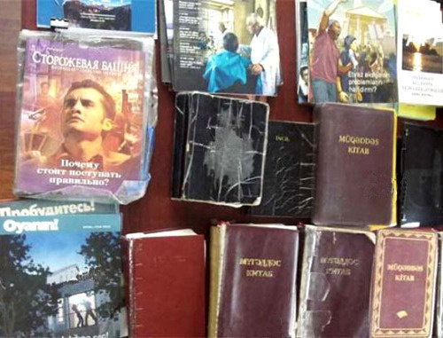 Literature of Jehovah's Witnesses. Photo http://haqqin.az/ Literature of Jehovah's Witnesses. Photo http://haqqin.az/