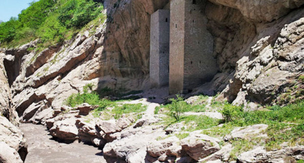 The Argun river and medieval rock towers. The village of Ushkaloy, Itum-Kalin District. October 2013. Photo by Magomed Magomedov for the "Caucasian Knot" The Argun river and medieval rock towers. The village of Ushkaloy, Itum-Kalin District. October 2013. Photo by Magomed Magomedov for the "Caucasian Knot"