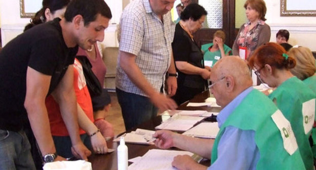 Voting in the 7th electoral precinct of Chugureti. Tbilisi, June 15, 2014. Photo by Edita Badasyan for the "Caucasian Knot" Voting in the 7th electoral precinct of Chugureti. Tbilisi, June 15, 2014. Photo by Edita Badasyan for the "Caucasian Knot"