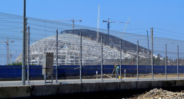 Construction of the Fisht Olympic stadium. Sochi, summer 2013. Photo by Svetlana Kravchenko for the "Caucasian Knot" Construction of the Fisht Olympic stadium. Sochi, summer 2013. Photo by Svetlana Kravchenko for the "Caucasian Knot"