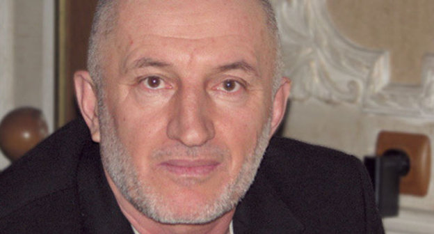 Akhmednabi Akhmednabiev at the press-conference dedicated to the problem of journalists’ security. Makhachkala, January 14, 2013. Photo by Svetlana Svistunova for the ‘Caucasian Knot’. Akhmednabi Akhmednabiev at the press-conference dedicated to the problem of journalists’ security. Makhachkala, January 14, 2013. Photo by Svetlana Svistunova for the ‘Caucasian Knot’.