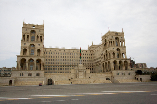 The Government House of Baku. Photo: Nick Taylor, https://www.flickr.com/photos/indigoprime/2429843671, Attribution 2.0 Generic (CC BY 2.0) The Government House of Baku. Photo: Nick Taylor, https://www.flickr.com/photos/indigoprime/2429843671, Attribution 2.0 Generic (CC BY 2.0)