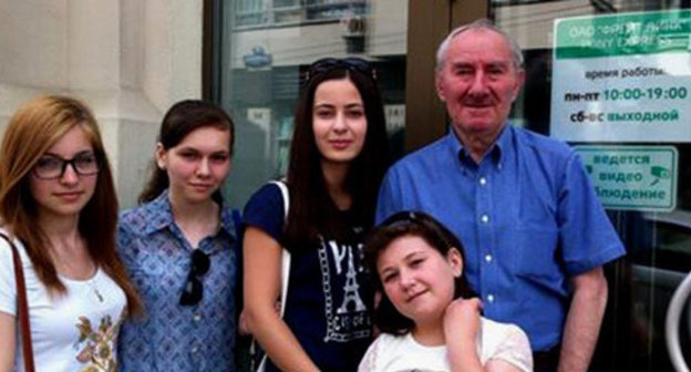 Lyuba Ozieva, Dali Kushtova, Khava Gorchkhanova, Roza Kartoeva and Alikhan Akhilgov, head of the NGO named "Help Foundation to Earlier Deported Nations" (from left to right). Photo by Tatiana Gantimurova for the ‘Caucasian Knot’. Lyuba Ozieva, Dali Kushtova, Khava Gorchkhanova, Roza Kartoeva and Alikhan Akhilgov, head of the NGO named "Help Foundation to Earlier Deported Nations" (from left to right). Photo by Tatiana Gantimurova for the ‘Caucasian Knot’.