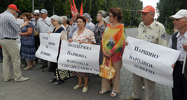 Rally in support of State Duma MP Nikolai Parshin. Volgograd, July 22, 2014. Photo by Tatiana Filimonova for the ‘Caucasian Knot’. Rally in support of State Duma MP Nikolai Parshin. Volgograd, July 22, 2014. Photo by Tatiana Filimonova for the ‘Caucasian Knot’.