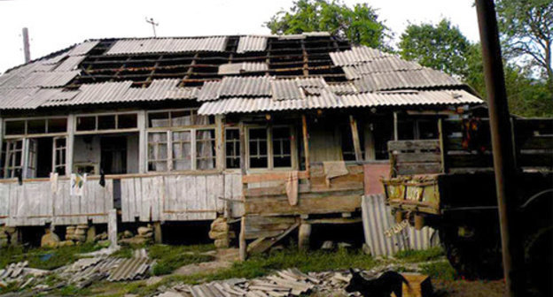 A house in Rastau village after the war. Photo by Luisa Orazaeva for the ‘Caucasian Knot’. A house in Rastau village after the war. Photo by Luisa Orazaeva for the ‘Caucasian Knot’.