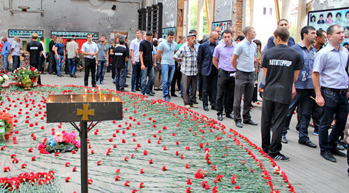 Mourning events to mark the tenth anniversary of the terror act in Beslan, September 1, 2014. Photo by Emma Marzoeva for the ‘Caucasian Knot’. Mourning events to mark the tenth anniversary of the terror act in Beslan, September 1, 2014. Photo by Emma Marzoeva for the ‘Caucasian Knot’.
