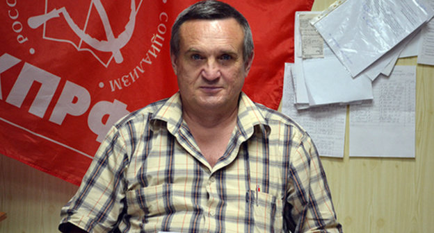 Igor Vasiliev in the office of the Communist Party of the Russian Federation (CPRF), Sochi. Photo by Svetlana Kravchenko for the "Caucasian Knot" Igor Vasiliev in the office of the Communist Party of the Russian Federation (CPRF), Sochi. Photo by Svetlana Kravchenko for the "Caucasian Knot"