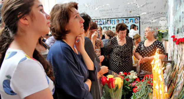 Mourning events dated for the 10th anniversary of the terror act at the Beslan school. North Ossetia - Alania, September 1, 2014. Photo by Emma Marzoeva for the "Caucasian Knot" Mourning events dated for the 10th anniversary of the terror act at the Beslan school. North Ossetia - Alania, September 1, 2014. Photo by Emma Marzoeva for the "Caucasian Knot"