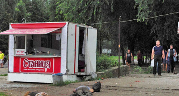 Civilian casualties as a result of shelling in Lugansk, June 18, 2014. Photo: http://ru.wikipedia.org Civilian casualties as a result of shelling in Lugansk, June 18, 2014. Photo: http://ru.wikipedia.org