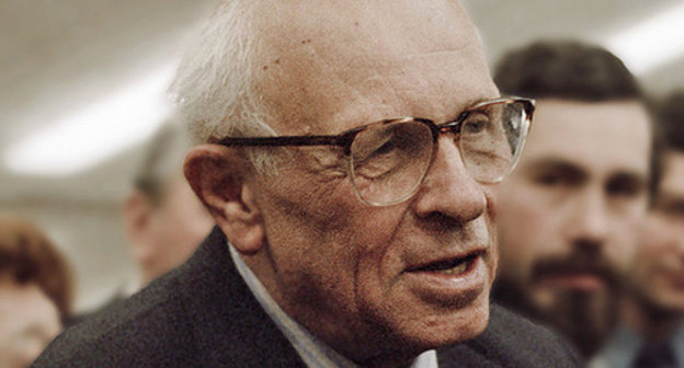 Academician Andrei Sakharov. Photo by Vladimir Fedorenko from the RIA Novosti archive, license CC BY-SA 3.0. https://ru.wikipedia.org/wiki/%D0%A1%D0%B0%D1%85%D0%B0%D1%80%D0%BE%D0%B2,_%D0%90%D0%BD%D0%B4%D1%80%D0%B5%D0%B9_%D0%94%D0%BC%D0%B8%D1%82%D1%80%D0%B8%D0%B5%D0%B2%D0%B8%D1%87#mediaviewer/File:RIAN_archive_25981_Academician_Sakharov.jpg Academician Andrei Sakharov. Photo by Vladimir Fedorenko from the RIA Novosti archive, license CC BY-SA 3.0. https://ru.wikipedia.org/wiki/%D0%A1%D0%B0%D1%85%D0%B0%D1%80%D0%BE%D0%B2,_%D0%90%D0%BD%D0%B4%D1%80%D0%B5%D0%B9_%D0%94%D0%BC%D0%B8%D1%82%D1%80%D0%B8%D0%B5%D0%B2%D0%B8%D1%87#mediaviewer/File:RIAN_archive_25981_Academician_Sakharov.jpg