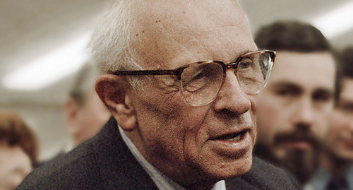 Academician Andrei Sakharov. Photo by Vladimir Fedorenko from the RIA Novosti archive, license CC BY-SA 3.0. https://ru.wikipedia.org/wiki/%D0%A1%D0%B0%D1%85%D0%B0%D1%80%D0%BE%D0%B2,_%D0%90%D0%BD%D0%B4%D1%80%D0%B5%D0%B9_%D0%94%D0%BC%D0%B8%D1%82%D1%80%D0%B8%D0%B5%D0%B2%D0%B8%D1%87#mediaviewer/File:RIAN_archive_25981_Academician_Sakharov.jpg Academician Andrei Sakharov. Photo by Vladimir Fedorenko from the RIA Novosti archive, license CC BY-SA 3.0. https://ru.wikipedia.org/wiki/%D0%A1%D0%B0%D1%85%D0%B0%D1%80%D0%BE%D0%B2,_%D0%90%D0%BD%D0%B4%D1%80%D0%B5%D0%B9_%D0%94%D0%BC%D0%B8%D1%82%D1%80%D0%B8%D0%B5%D0%B2%D0%B8%D1%87#mediaviewer/File:RIAN_archive_25981_Academician_Sakharov.jpg