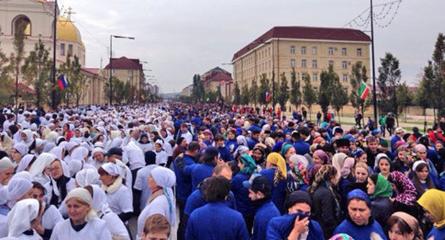 A mass march on the birthday of Russian President Vladimir Putin. Grozny, October 7, 2014. Photo by Magomed Magomedov for the "Caucasian Knot" A mass march on the birthday of Russian President Vladimir Putin. Grozny, October 7, 2014. Photo by Magomed Magomedov for the "Caucasian Knot"