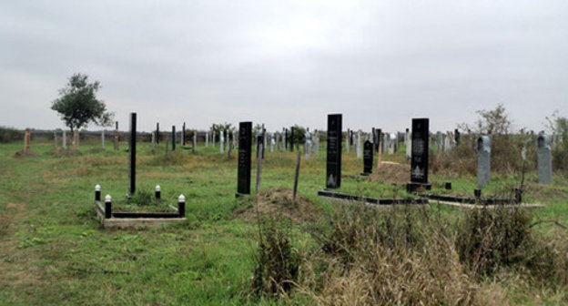 Cemetery in the village of Psykhurei of the Baksan District where the suspected militants arranged a dug-out. KBR, October 8, 2014. Photo by Lyudmila Maratova for the "Caucasian Knot" Cemetery in the village of Psykhurei of the Baksan District where the suspected militants arranged a dug-out. KBR, October 8, 2014. Photo by Lyudmila Maratova for the "Caucasian Knot"