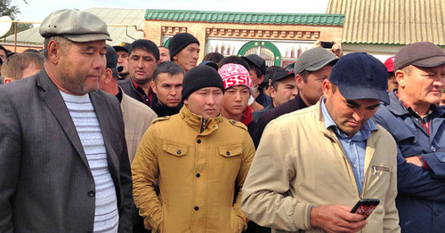 A protest action demanding to punish the persons responsible for the death of Asanov. The village of Terekli-Mekteb, October 8, 2014. Photo by Patimat Makhmudova for the "Caucasian Knot" A protest action demanding to punish the persons responsible for the death of Asanov. The village of Terekli-Mekteb, October 8, 2014. Photo by Patimat Makhmudova for the "Caucasian Knot"