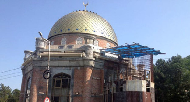 Mosque in Kislovodsk. Photo by Kheda Saratova. Mosque in Kislovodsk. Photo by Kheda Saratova.