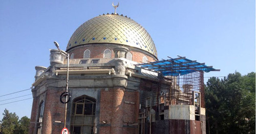 Mosque in Kislovodsk. Photo by Kheda Saratova. Mosque in Kislovodsk. Photo by Kheda Saratova.