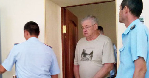 Mikhail Stolyarov (in the centre) in the courtroom. Astrakhan, August 2014. Photo by Yelena Grebenyuk for the "Caucasian Knot" Mikhail Stolyarov (in the centre) in the courtroom. Astrakhan, August 2014. Photo by Yelena Grebenyuk for the "Caucasian Knot"