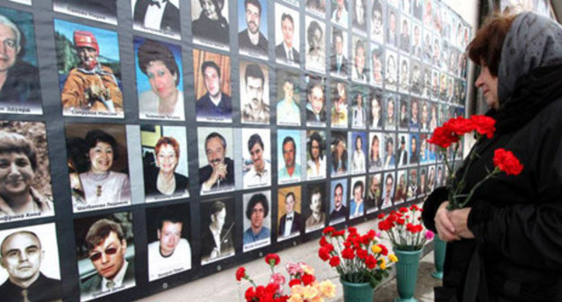Wall with the photos of the victims in the Theatre Centre in Dubrovka. Moscow, October 23, 2014. Photo: Ivan Trefilov (RFE/RL) Wall with the photos of the victims in the Theatre Centre in Dubrovka. Moscow, October 23, 2014. Photo: Ivan Trefilov (RFE/RL)