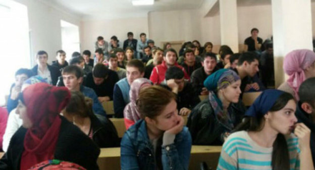Students of the Dagestani State Pedagogical University (DSPU), October 22, 2014. Photo by a DSPU student Ashura Abakarova, http://dagestan.rusplt.ru/index/studenty_DGPU_obyavili_golodovku-13781.html Students of the Dagestani State Pedagogical University (DSPU), October 22, 2014. Photo by a DSPU student Ashura Abakarova, http://dagestan.rusplt.ru/index/studenty_DGPU_obyavili_golodovku-13781.html