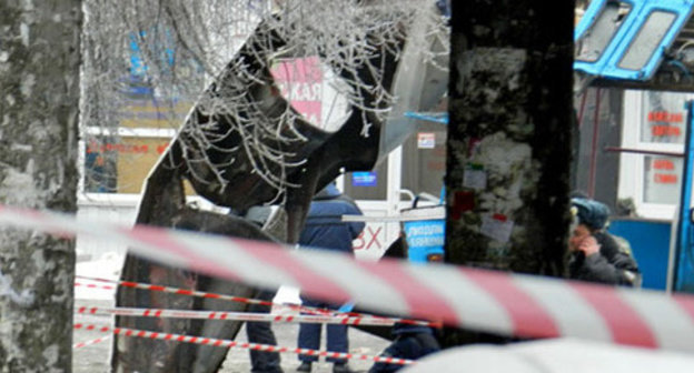 At the place of the terror act committed in a trolleybus, Volgograd, December 30, 2014. Photo by Tatiana Filimonova for the ‘Caucasian Knot’ At the place of the terror act committed in a trolleybus, Volgograd, December 30, 2014. Photo by Tatiana Filimonova for the ‘Caucasian Knot’