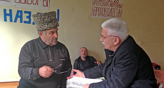 Denga Khalidov, the Adviser of the Dagestani leader, and the participant of the action Mamatkha Baysultanov. Photo by Patimat Makhmudova for the "Caucasian Knot" Denga Khalidov, the Adviser of the Dagestani leader, and the participant of the action Mamatkha Baysultanov. Photo by Patimat Makhmudova for the "Caucasian Knot"