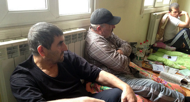 Hunger-strikers. Photo by Patimat Makhmudova for the ‘Caucasian Knot’. Hunger-strikers. Photo by Patimat Makhmudova for the ‘Caucasian Knot’.