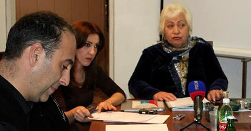 Asiyat Khabicheva, the Chair of the Public Oversight Commission of the Karachay-Cherkessian Republic (right), at the press conference, November 13, 2014. Photo by the ‘Caucasian Knot’ correspondent. Asiyat Khabicheva, the Chair of the Public Oversight Commission of the Karachay-Cherkessian Republic (right), at the press conference, November 13, 2014. Photo by the ‘Caucasian Knot’ correspondent.