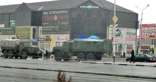 Trucks of law enforcers in the streets of Grozny. Photo by Magomed Magomedov for the ‘Caucasian Knot’. Trucks of law enforcers in the streets of Grozny. Photo by Magomed Magomedov for the ‘Caucasian Knot’.