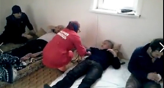 Medical examination of the hunger-strikers. Photo: screenshot of a video by Gamzat Hangishiev https://www.facebook.com/video.php?v=377577939075715&set=o.1427933284103413&type=2&theater Medical examination of the hunger-strikers. Photo: screenshot of a video by Gamzat Hangishiev https://www.facebook.com/video.php?v=377577939075715&set=o.1427933284103413&type=2&theater
