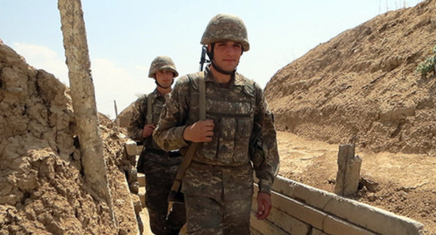 Soldiers of the Defence Army of the Nagorno-Karabakh Republic on the frontline. Photo by Alvard Grigoryan for the "Caucasian Knot" Soldiers of the Defence Army of the Nagorno-Karabakh Republic on the frontline. Photo by Alvard Grigoryan for the "Caucasian Knot"
