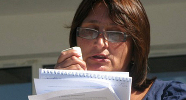 Svetlana Isaeva, the head of the "Mothers of Dagestan for Human Rights", at the rally against law enforcers’ illegal actions. Makhachkala, September 24, 2010. Photo by Zakir Magomedov. Svetlana Isaeva, the head of the "Mothers of Dagestan for Human Rights", at the rally against law enforcers’ illegal actions. Makhachkala, September 24, 2010. Photo by Zakir Magomedov.