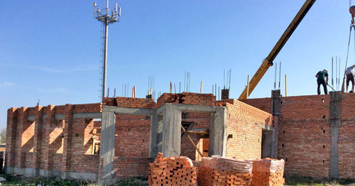Building site. Photo: the Ministry of Construction and Housing and Communal Services of Kabardino-Balkaria http://www.stroykomplekskbr.ru Building site. Photo: the Ministry of Construction and Housing and Communal Services of Kabardino-Balkaria http://www.stroykomplekskbr.ru