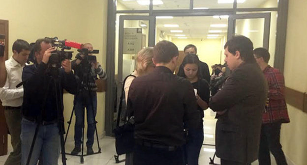 Participants of the process in the lobby of the Moscow Regional Court before the trial of the case of the BORN. Moscow, November 13, 2014. Photo by the "Caucasian Knot" correspondent Participants of the process in the lobby of the Moscow Regional Court before the trial of the case of the BORN. Moscow, November 13, 2014. Photo by the "Caucasian Knot" correspondent