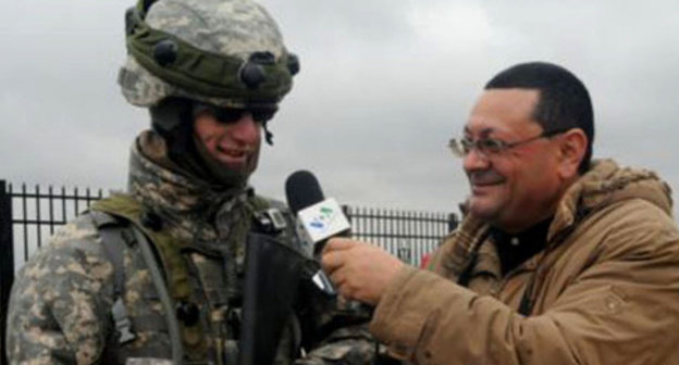 Journalist Tapdyg Farkhadoglu (right). Photo: http://www.radioazadlyg.org/ Journalist Tapdyg Farkhadoglu (right). Photo: http://www.radioazadlyg.org/