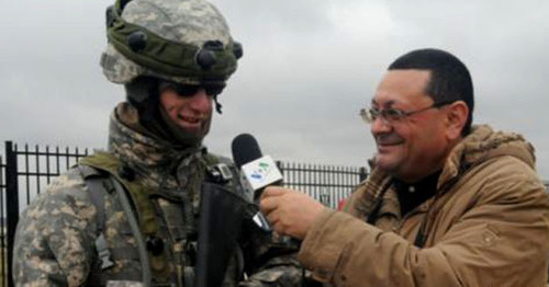 Journalist Tapdyg Farkhadoglu (right). Photo: http://www.radioazadlyg.org/ Journalist Tapdyg Farkhadoglu (right). Photo: http://www.radioazadlyg.org/